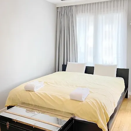 Prime Comfort Apartment With Balcony & Free Parking
